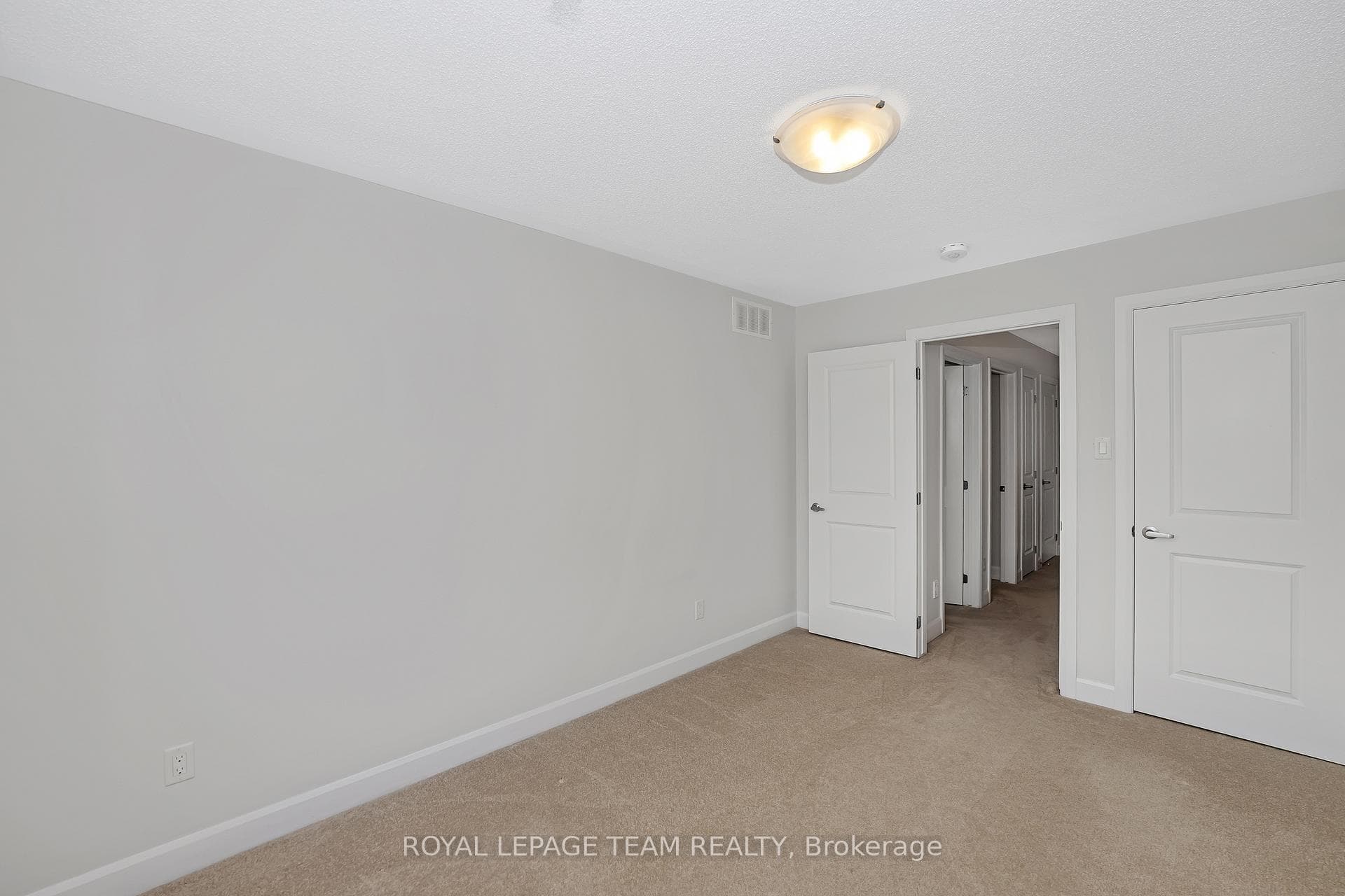 515 Clemency Crescent photo 18