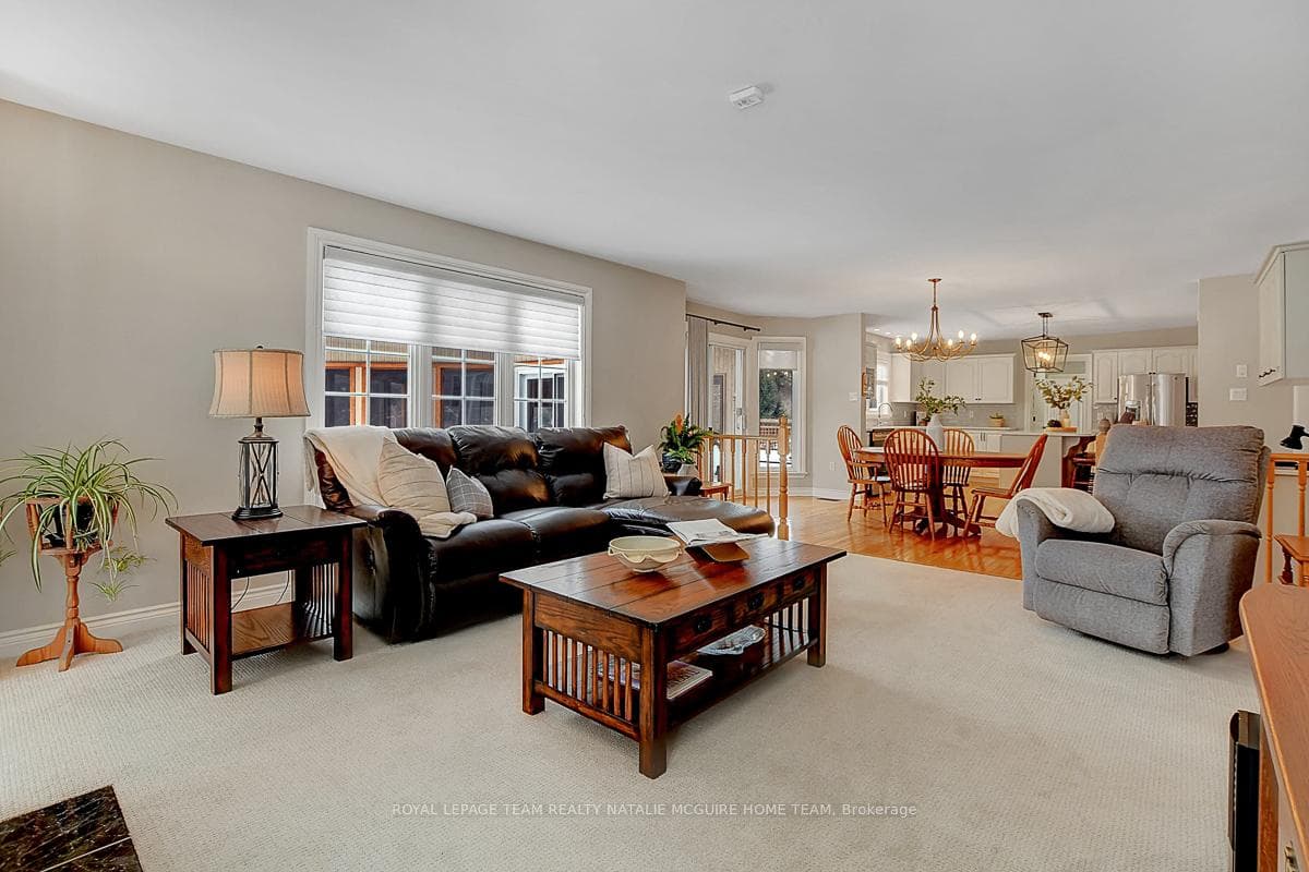 21 Kimberly Avenue photo 14