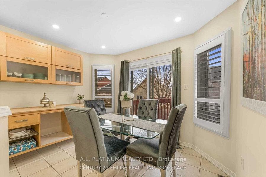 25 Laurendale Avenue photo 17