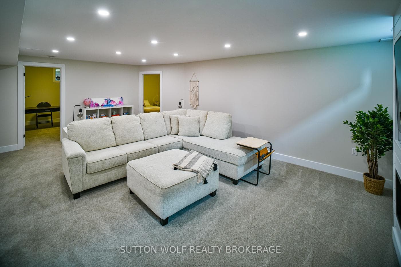544 Juliana Drive photo 32