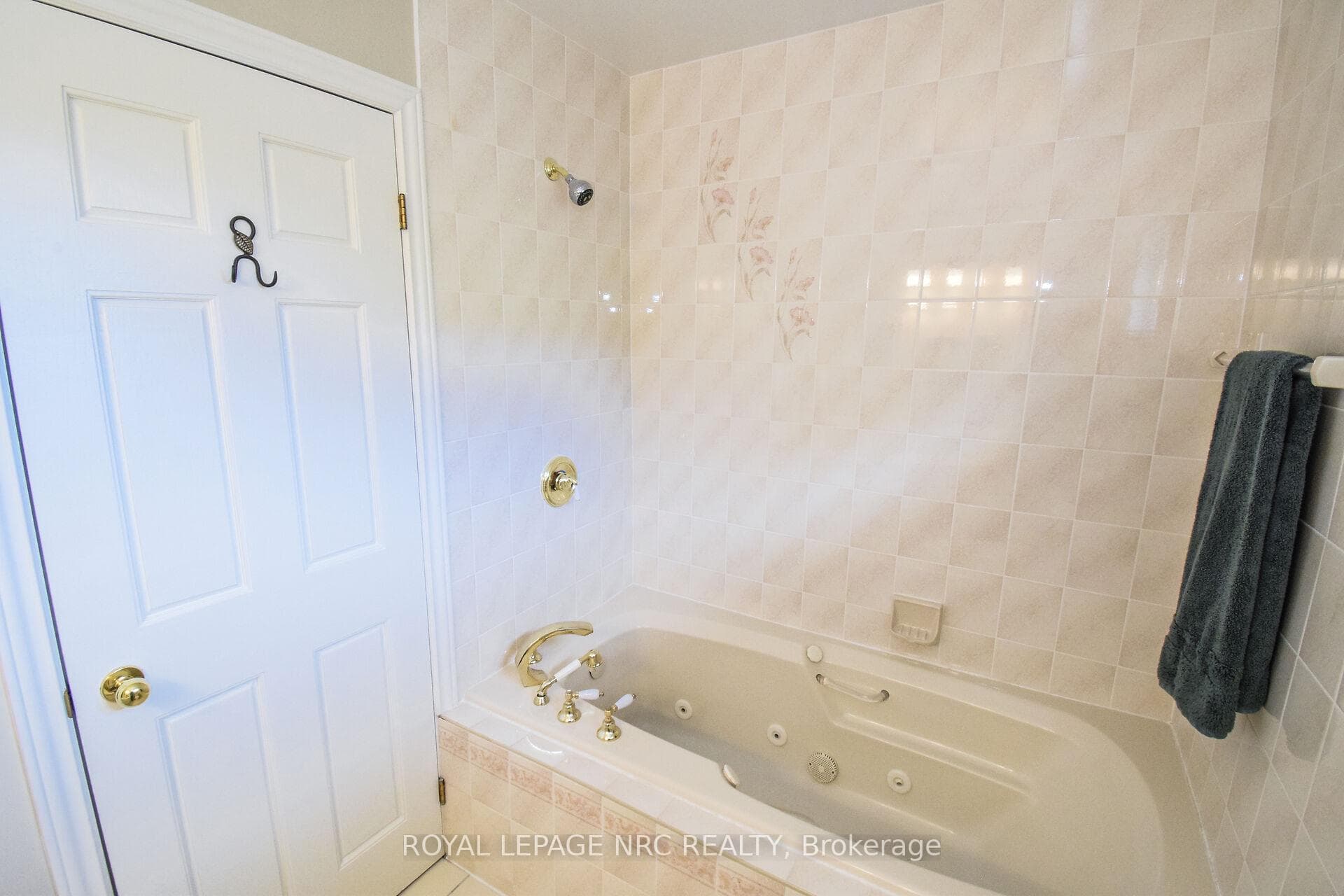 141 Welland Vale Road Unit 24 photo 32