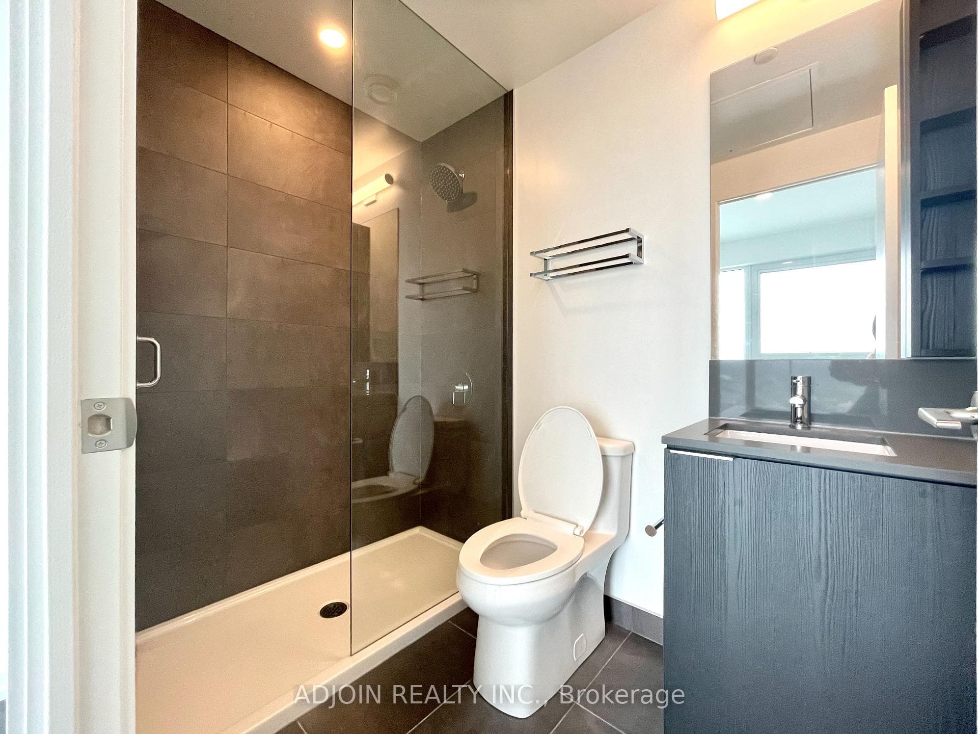 7890 Jane Street Unit 2312 photo 9