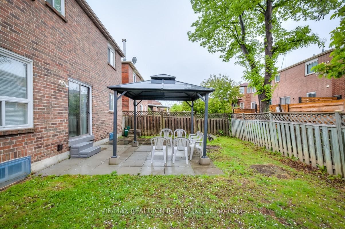 54 Bluenose Crescent photo 49