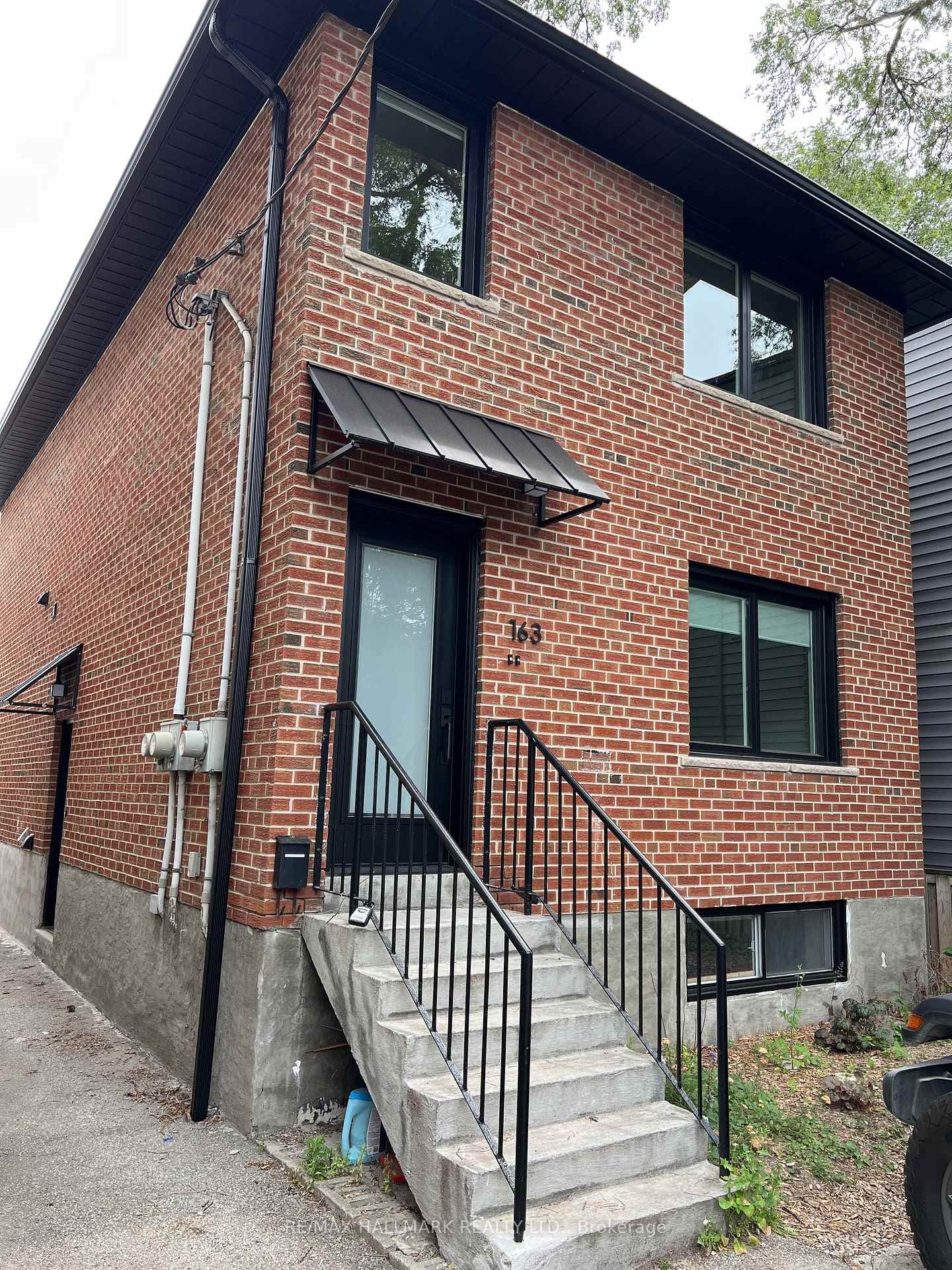 163 Boulton Avenue Unit Main photo 1