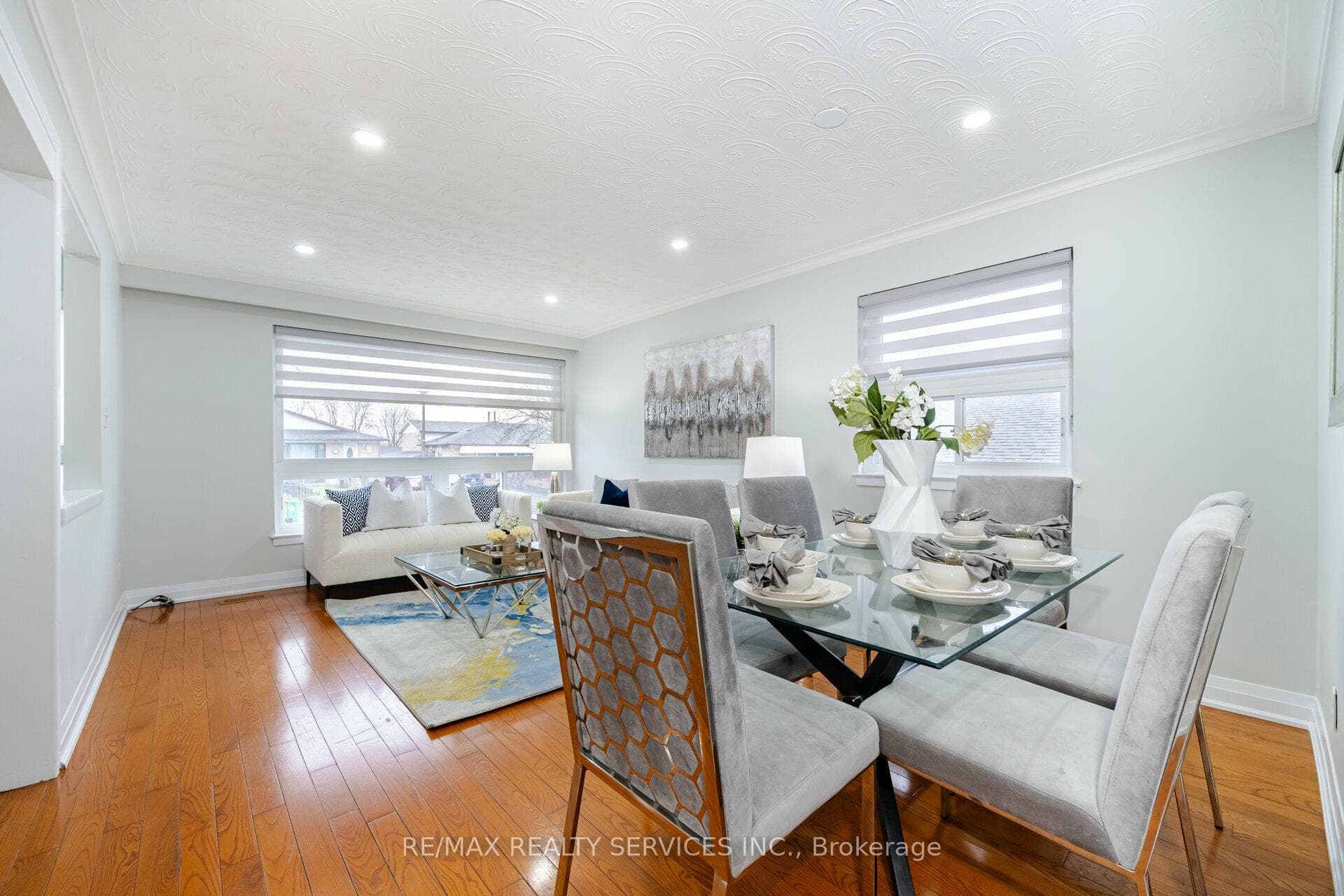 13 Chatsworth Drive photo 7