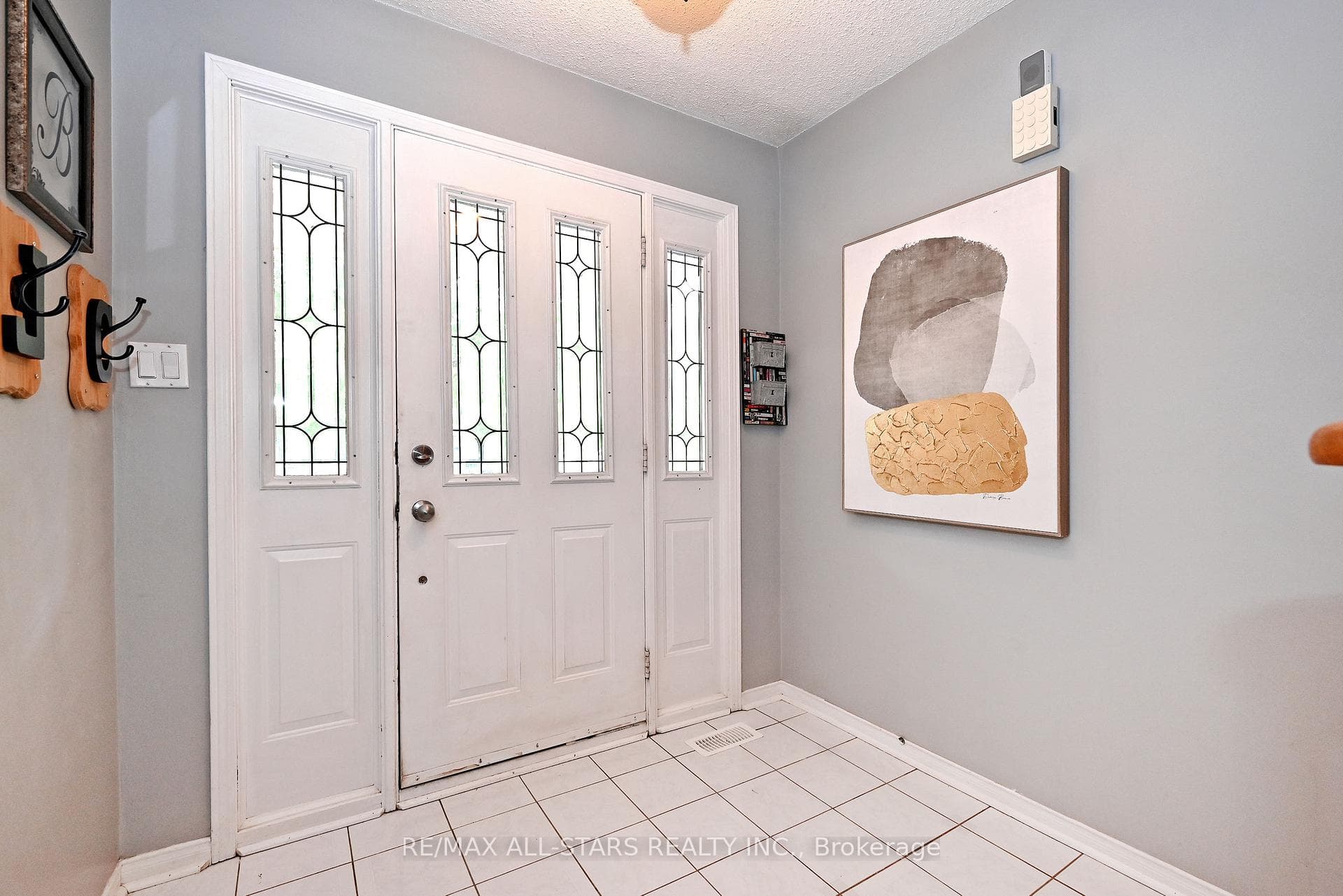 9 Opal Court photo 4