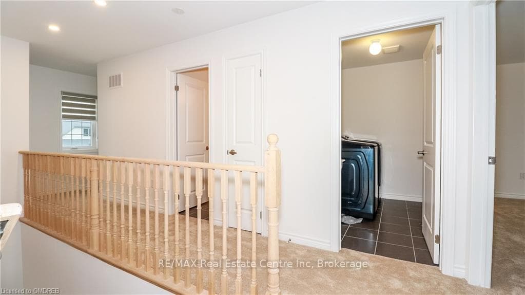242 DUNCAN Street photo 20