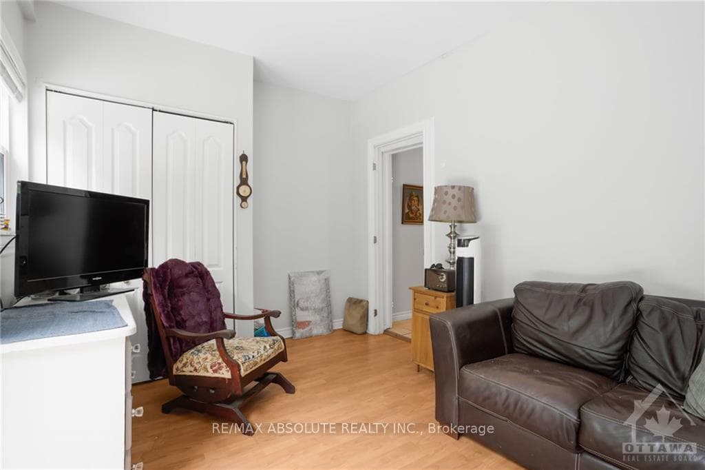 152 HINTON Avenue photo 24