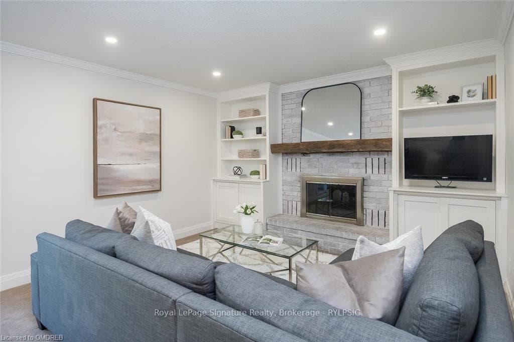 843 CEDARBRAE Avenue photo 8