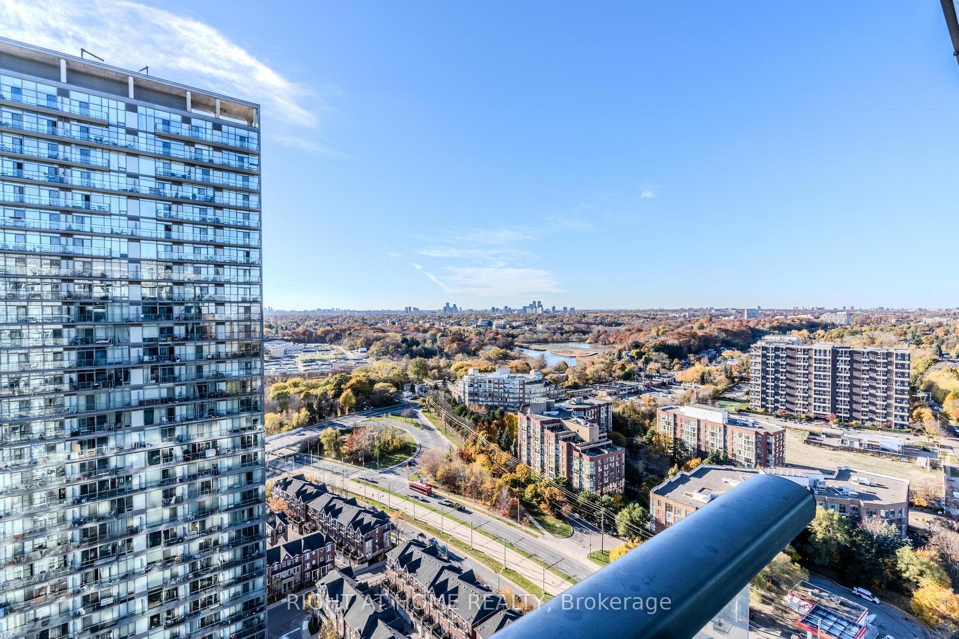 103 The Queensway Avenue Unit 2610 photo 15
