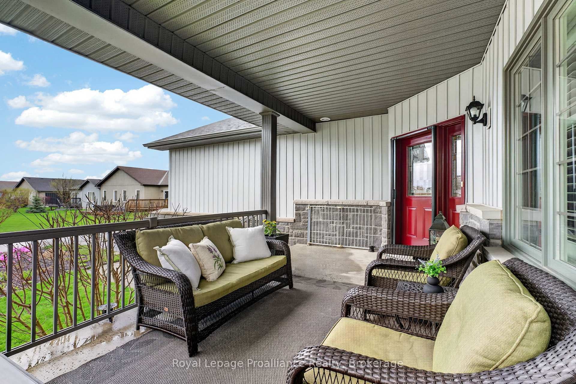 4 Merrill Drive photo 4