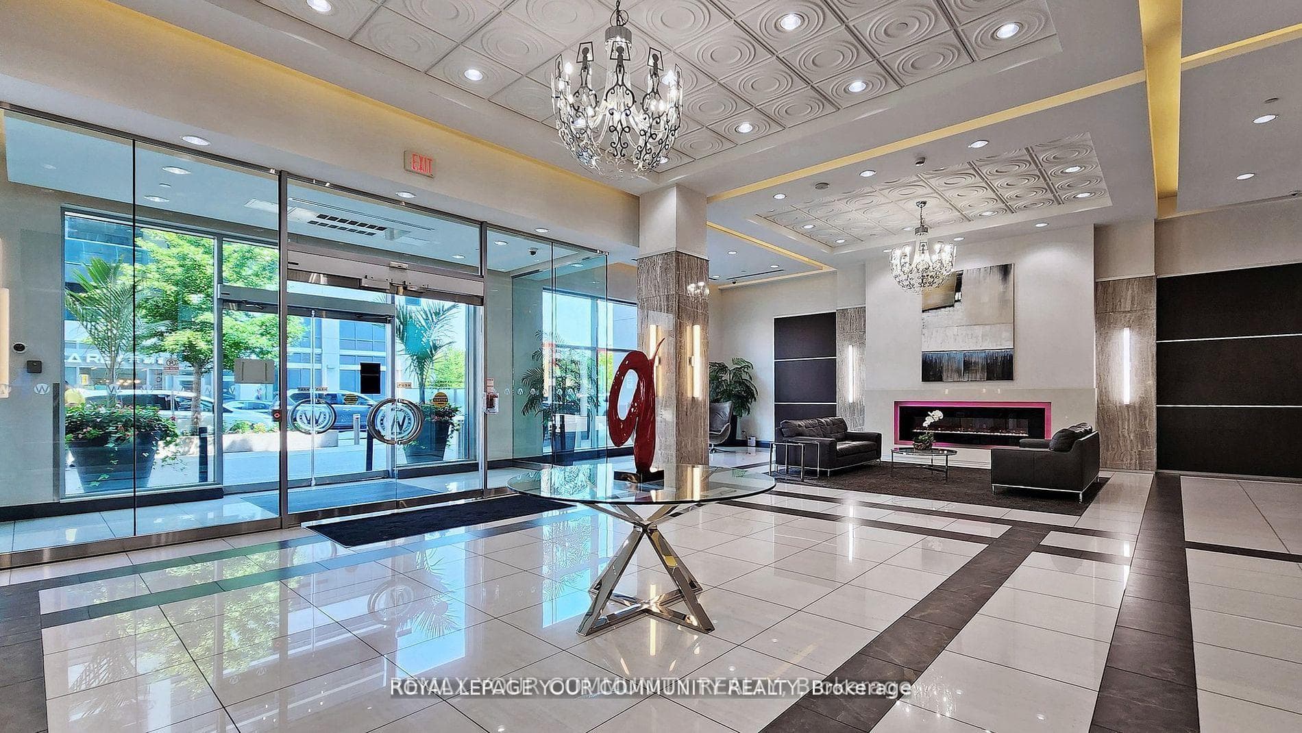 7161 Yonge Street Unit 529 photo 3