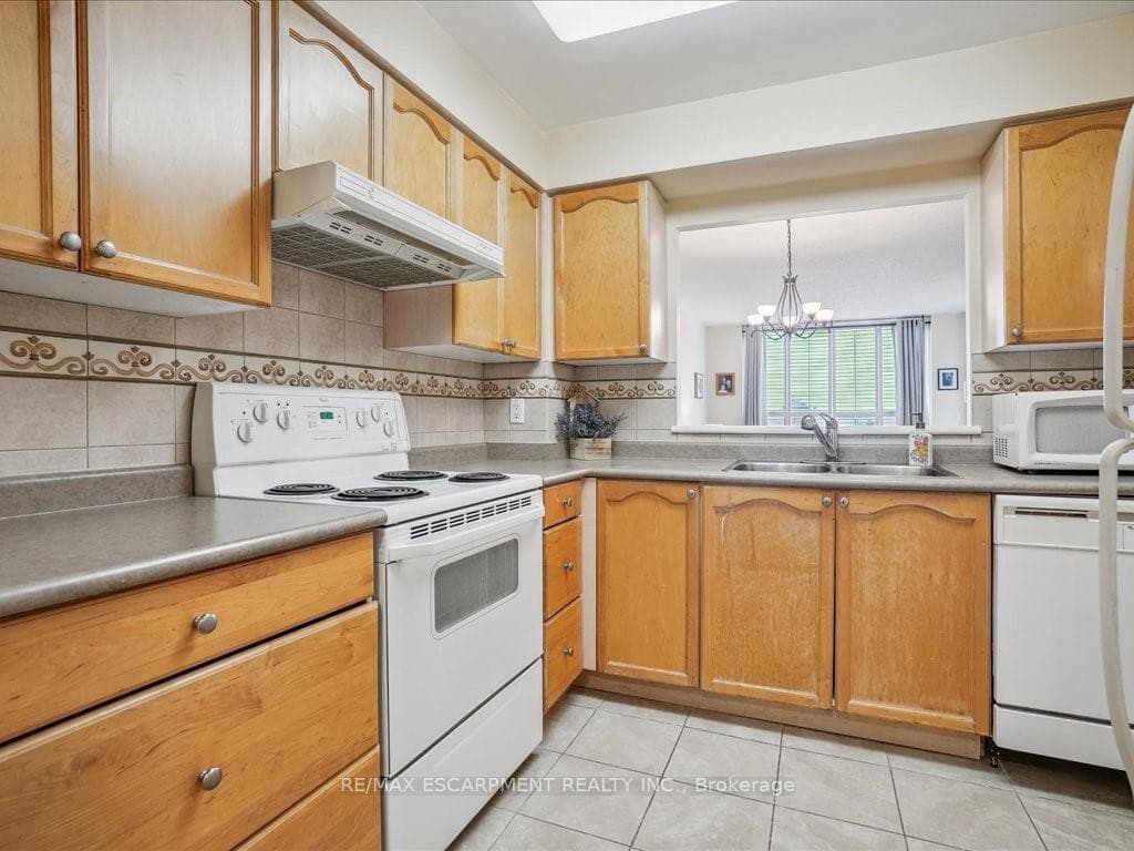 100 Burloak Drive Unit 2315 photo 16
