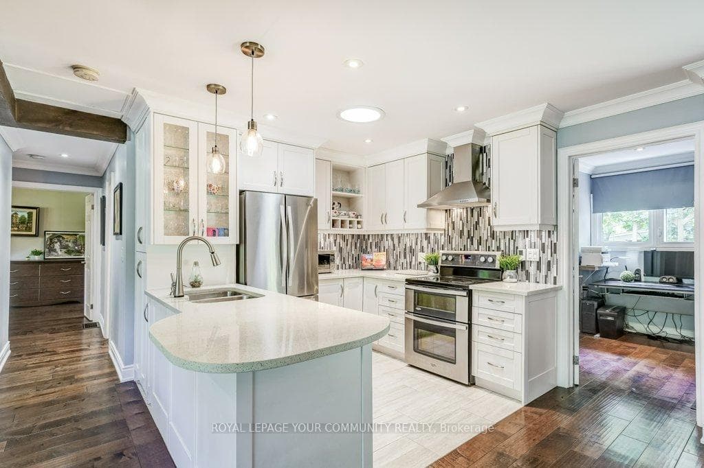 765 James Street photo 12