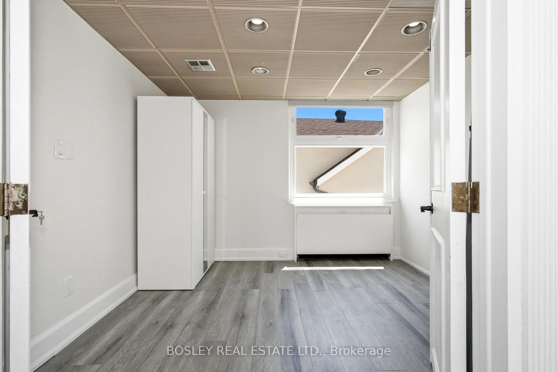 88 Laird Drive photo 19