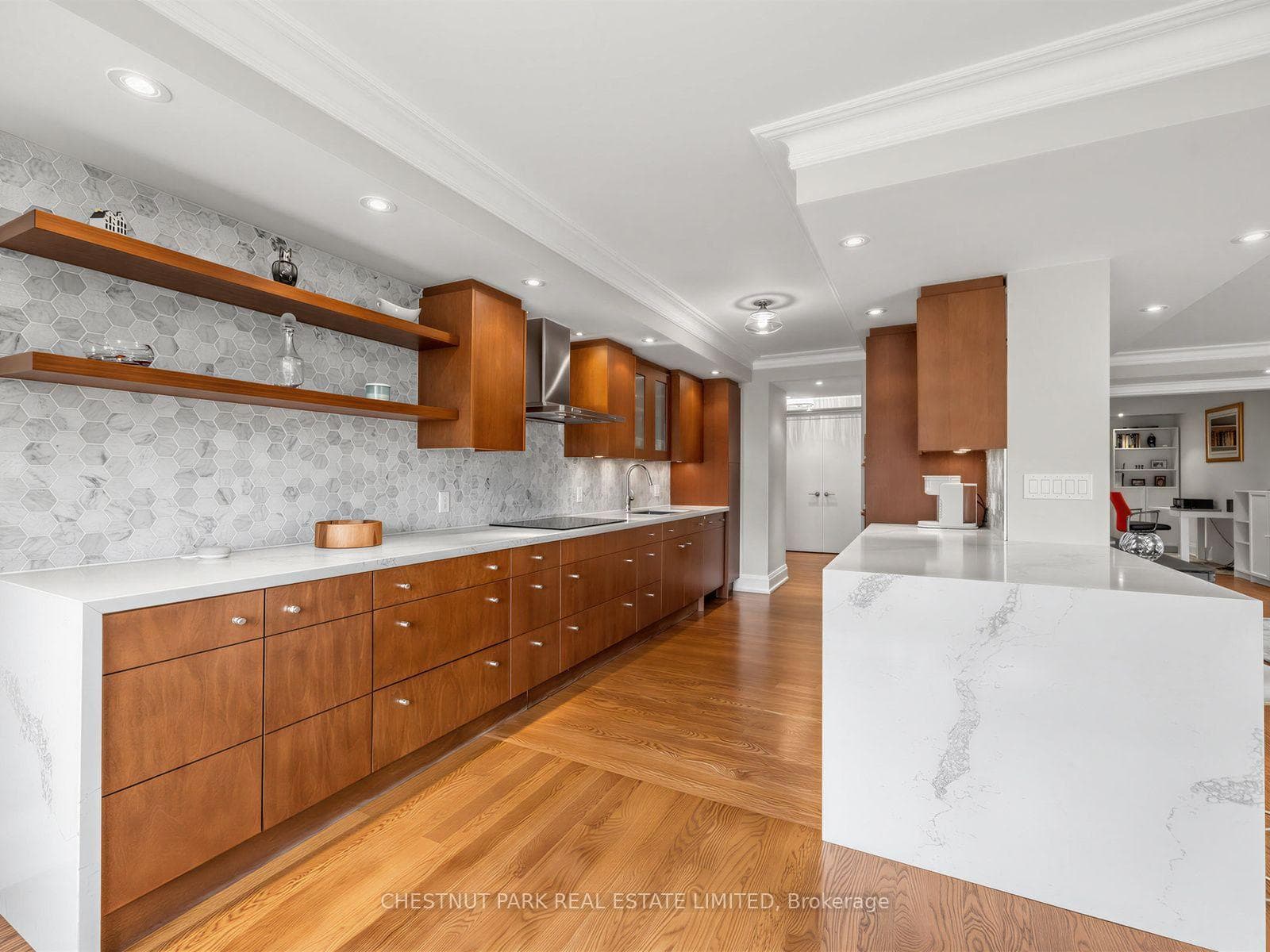 625 Avenue Road Unit 304 photo 6