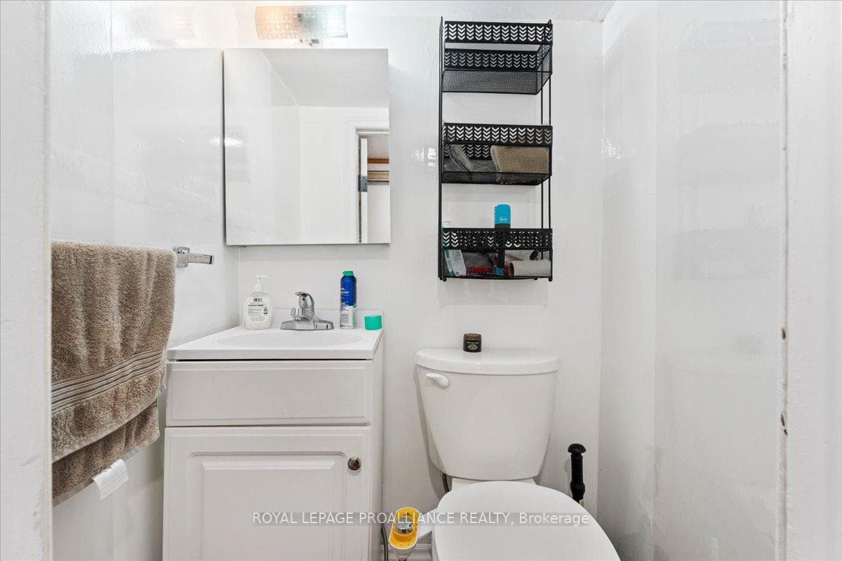 44 Meadowvale Avenue photo 38