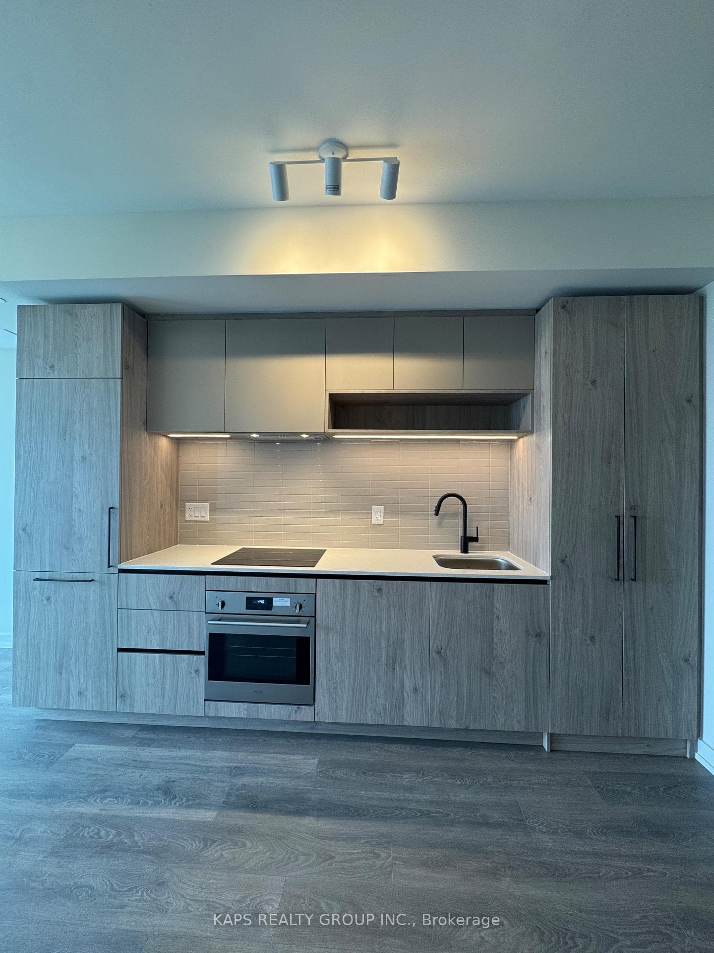 181 Sterling Road Unit 1212 photo 8