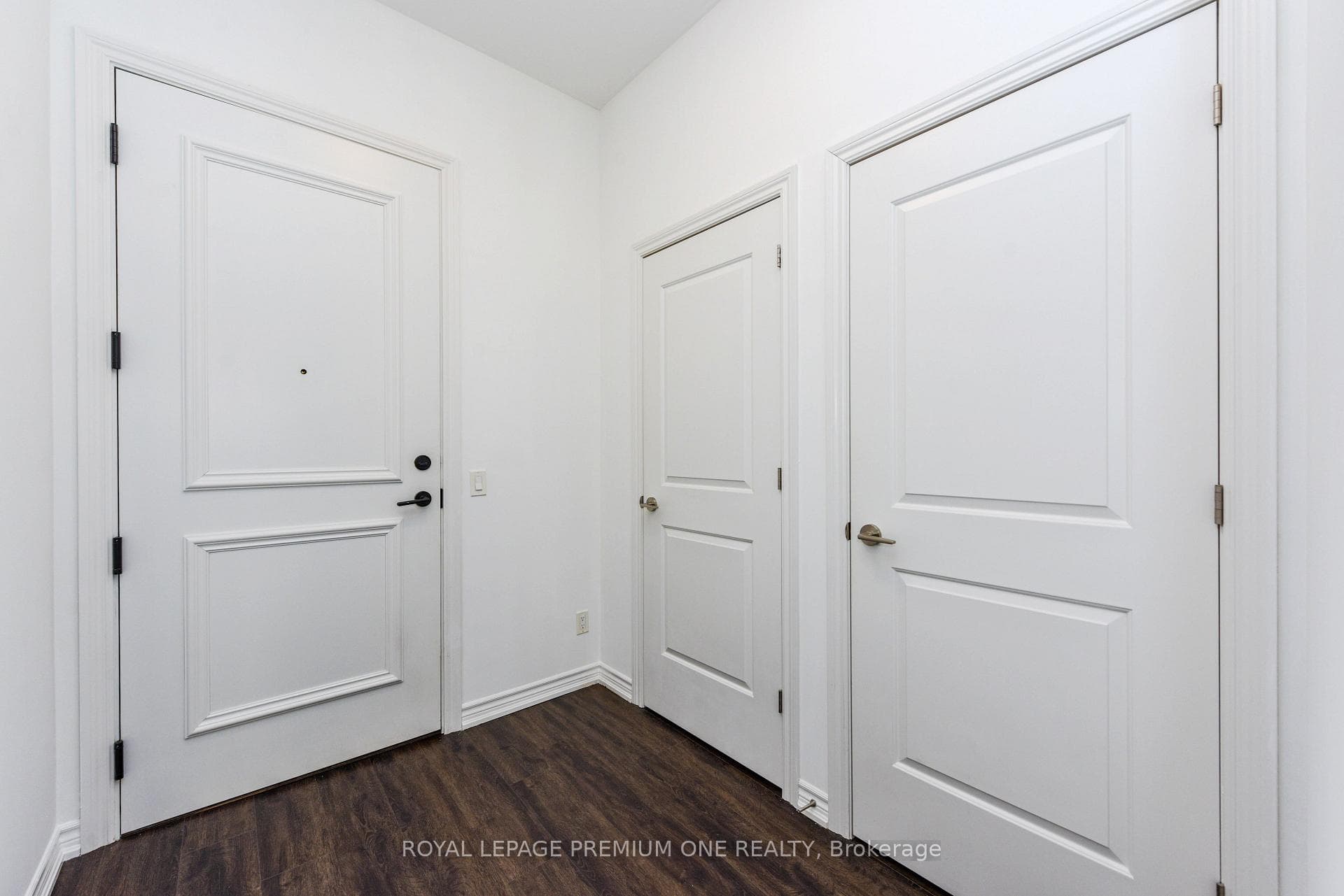 571 Prince Edward Drive Unit 512 photo 16