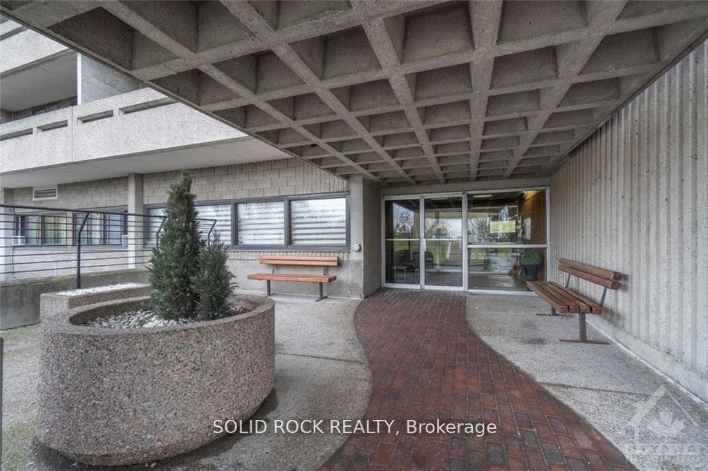 415 Greenview Avenue Unit 309 photo 3