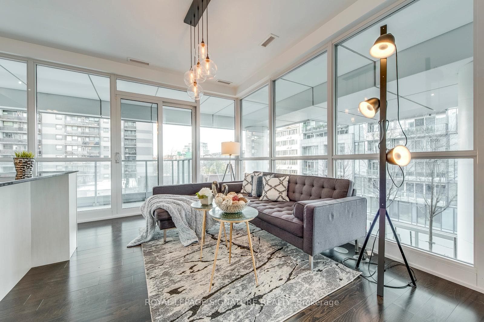 170 Avenue Road Unit 305 photo 8