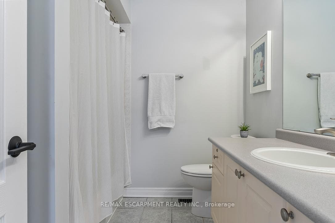 5360 Landsborough Avenue photo 35