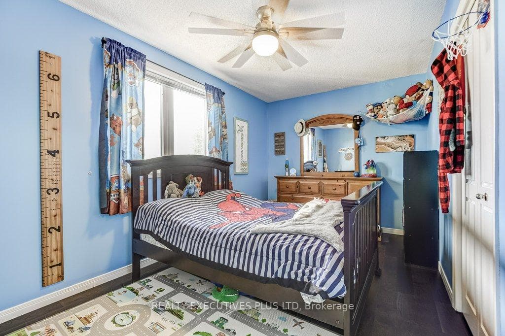7772 Chorozy Street photo 16