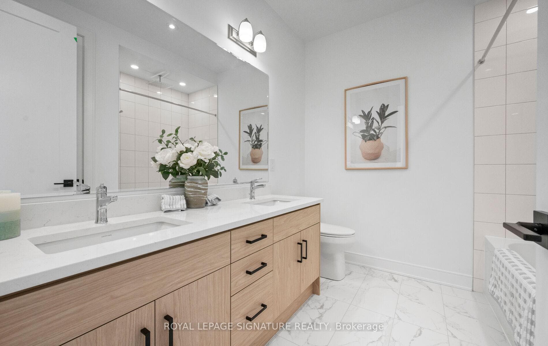 1553 Rothbury Crescent photo 38