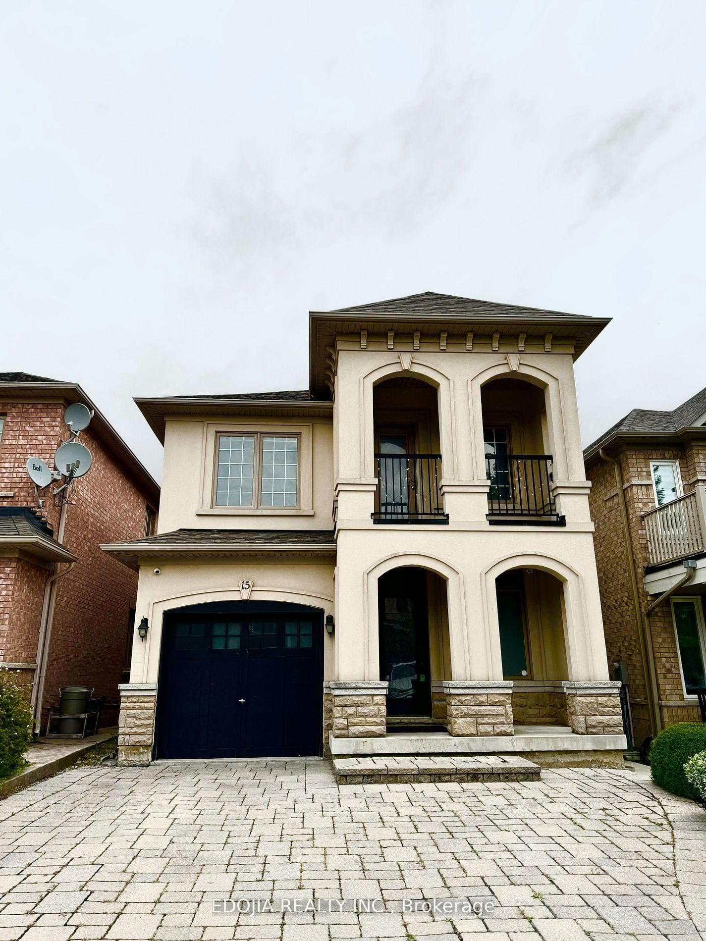 15 Catalpa Crescent Unit Main photo 1