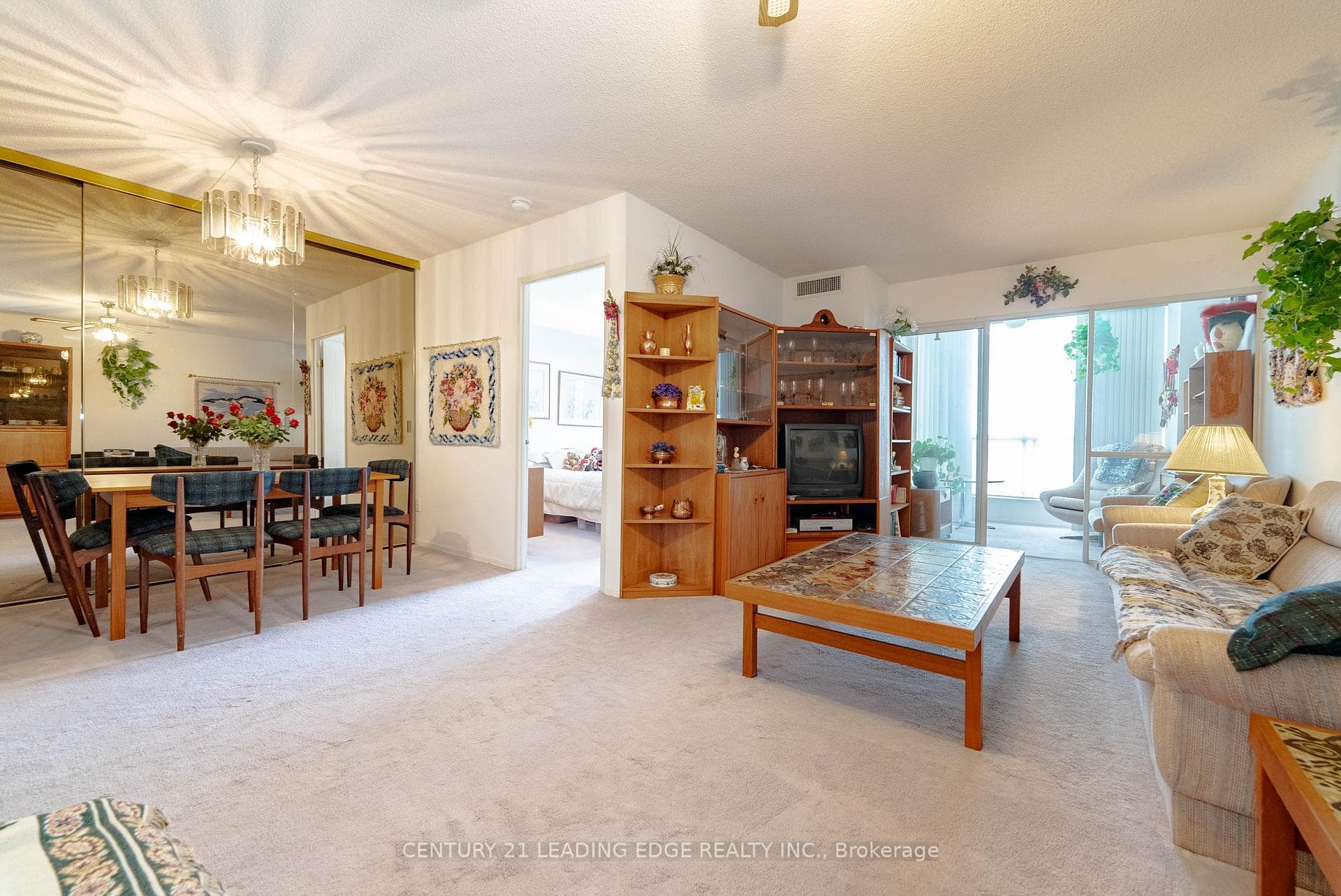 1470 MIDLAND Avenue Unit 806 photo 10