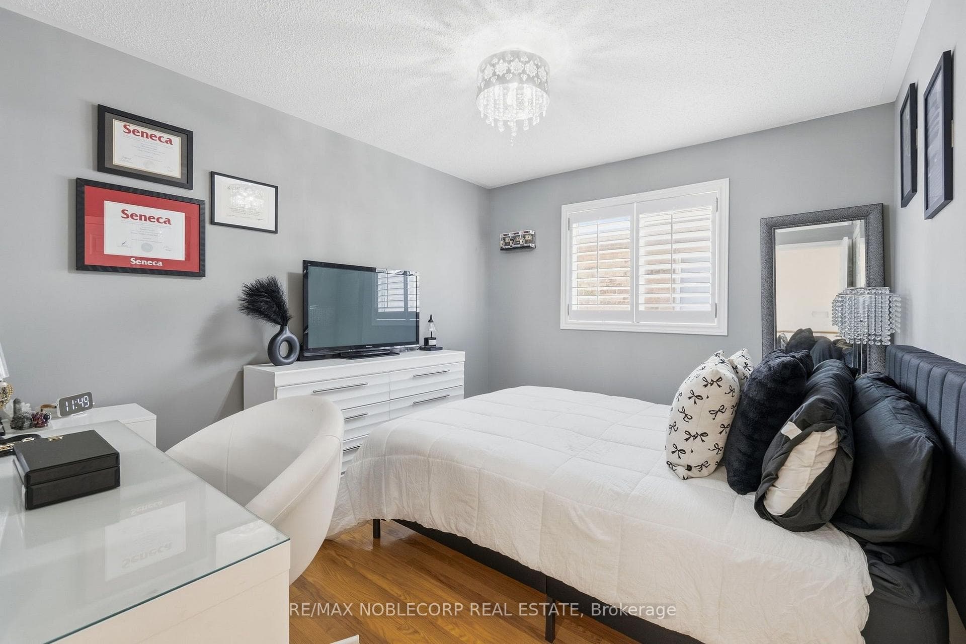 111 Emily Carr Crescent photo 28