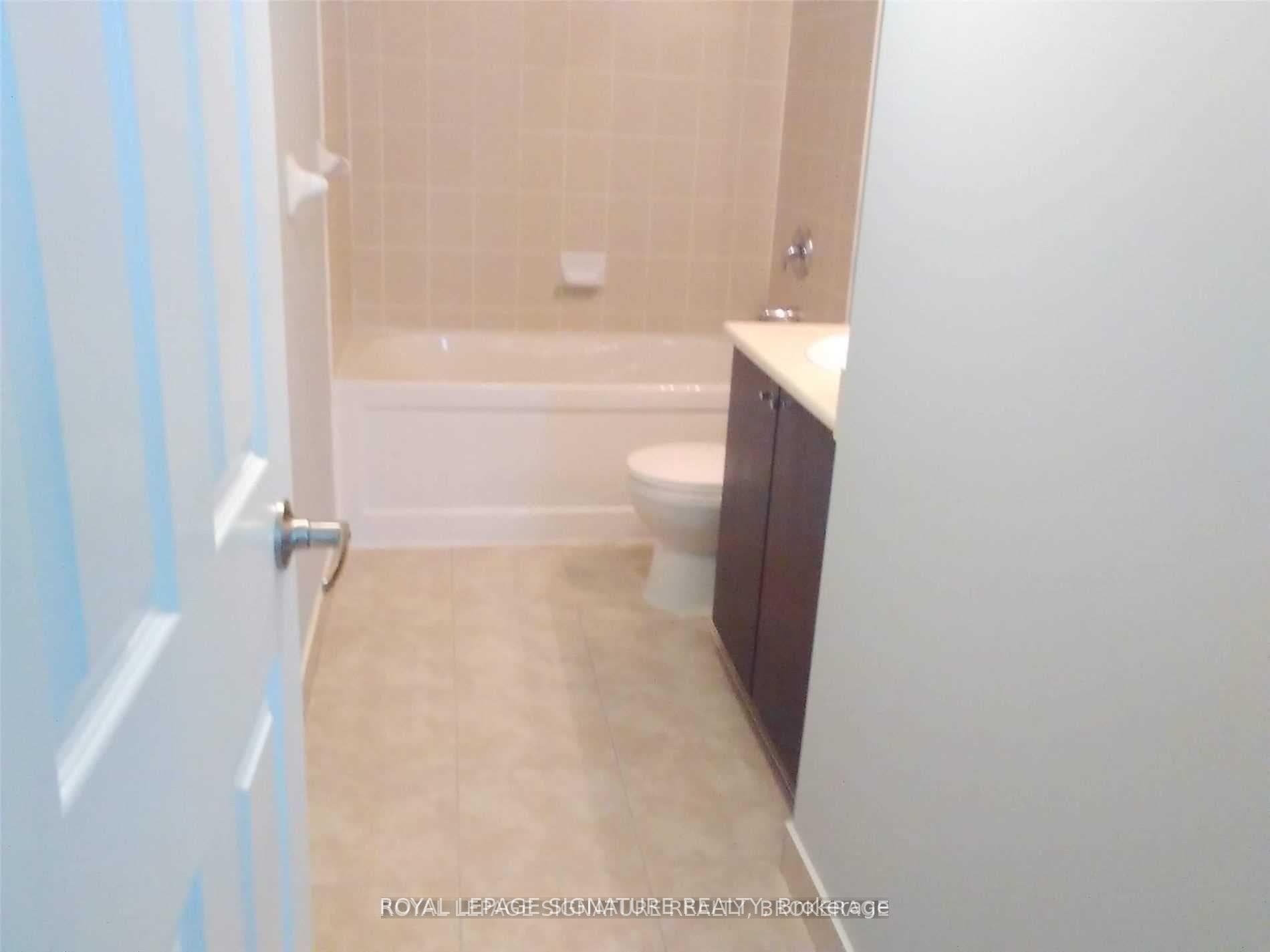 208 Enfield Place Unit 2009 photo 18