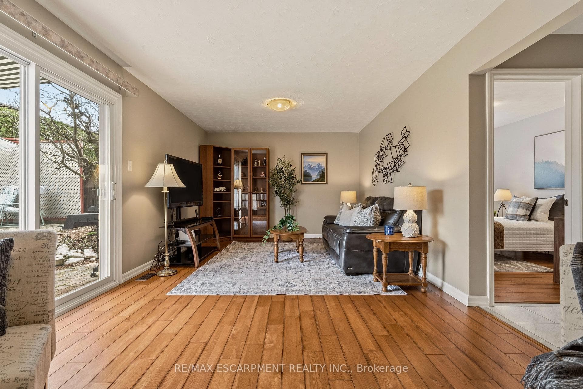 263 Guildwood Drive photo 32