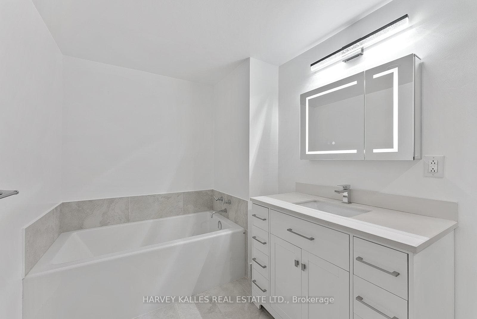 77 Avenue Road Unit 401 photo 24