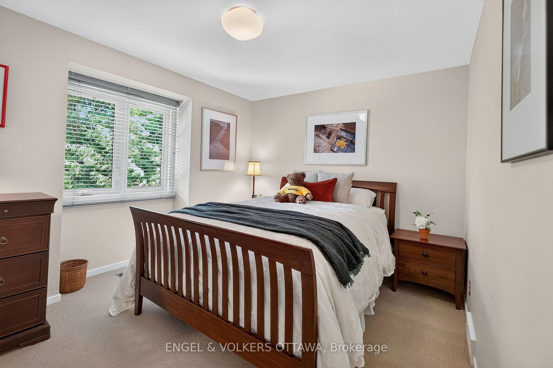 1907 Fairmeadow Crescent photo 27