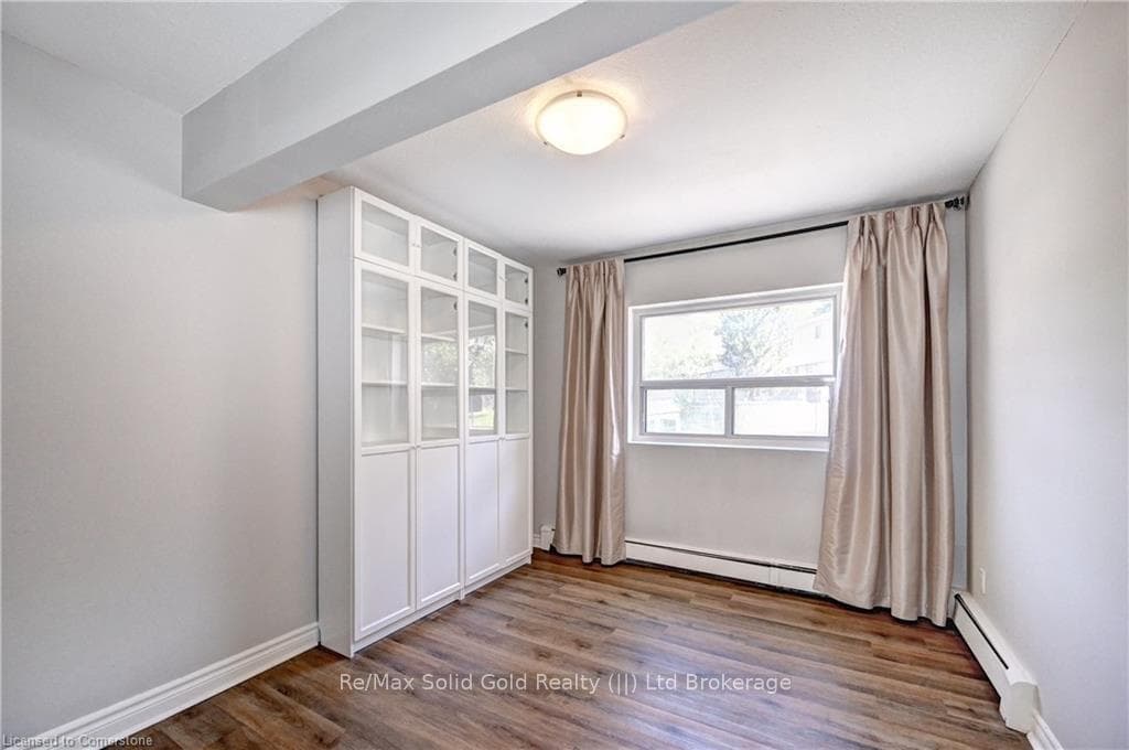 283 FAIRWAY Road Unit 106 photo 31
