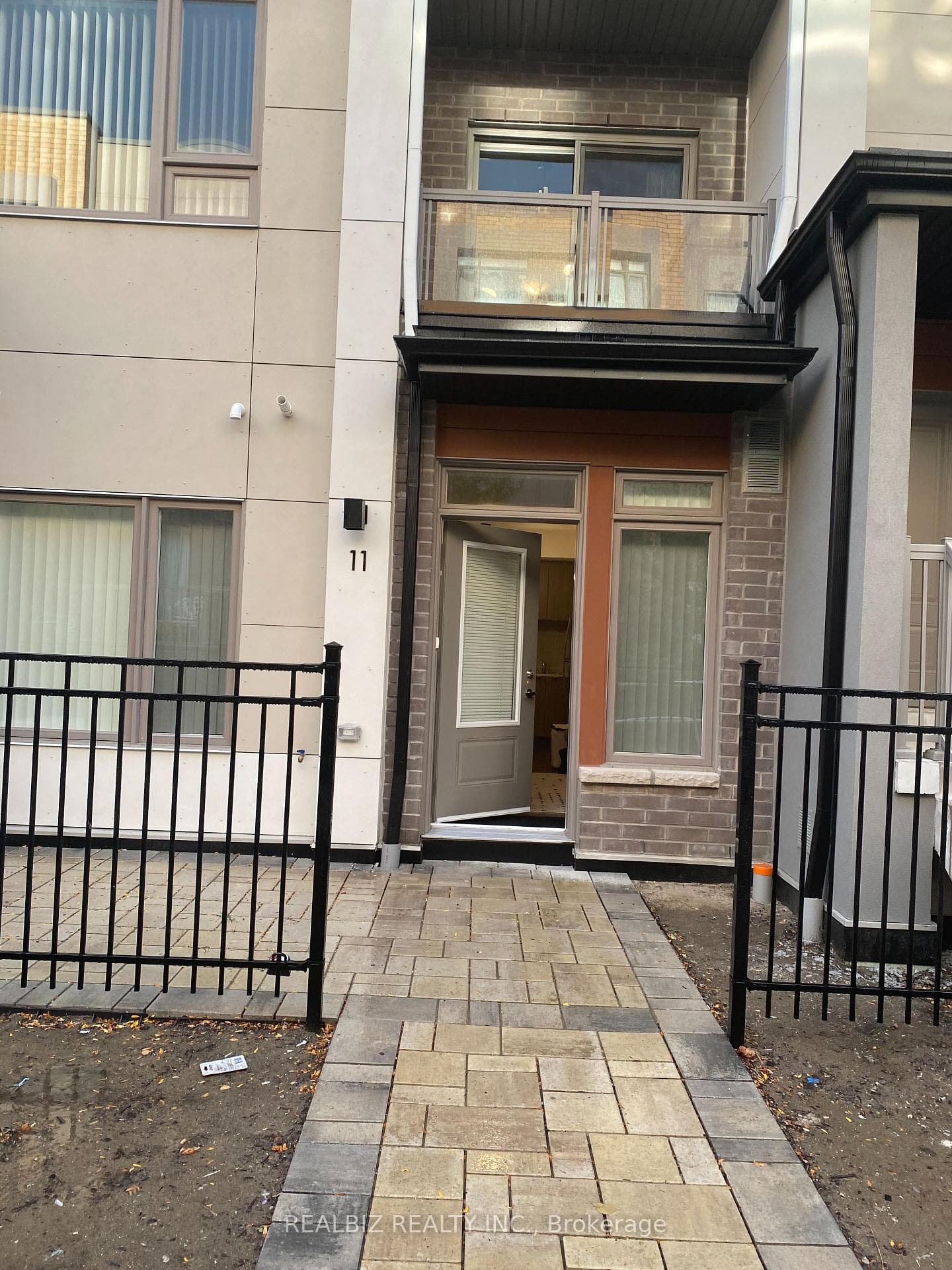 70 Orchid Place Drive Unit Th-11 photo 1
