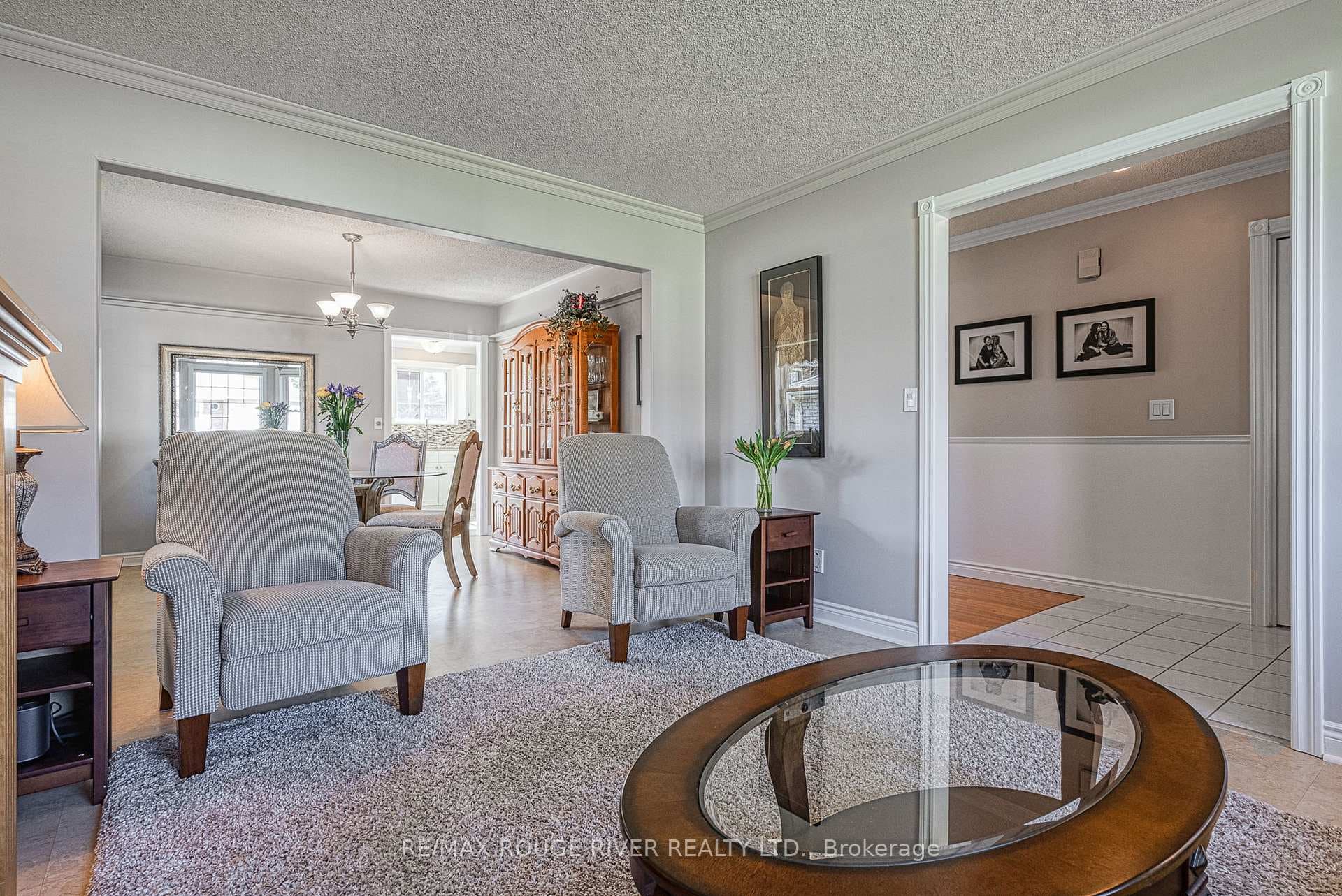 1041 Glenhare Street photo 8