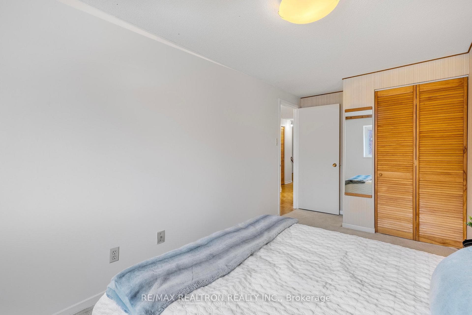 260 Avenue Road Unit 27 photo 24