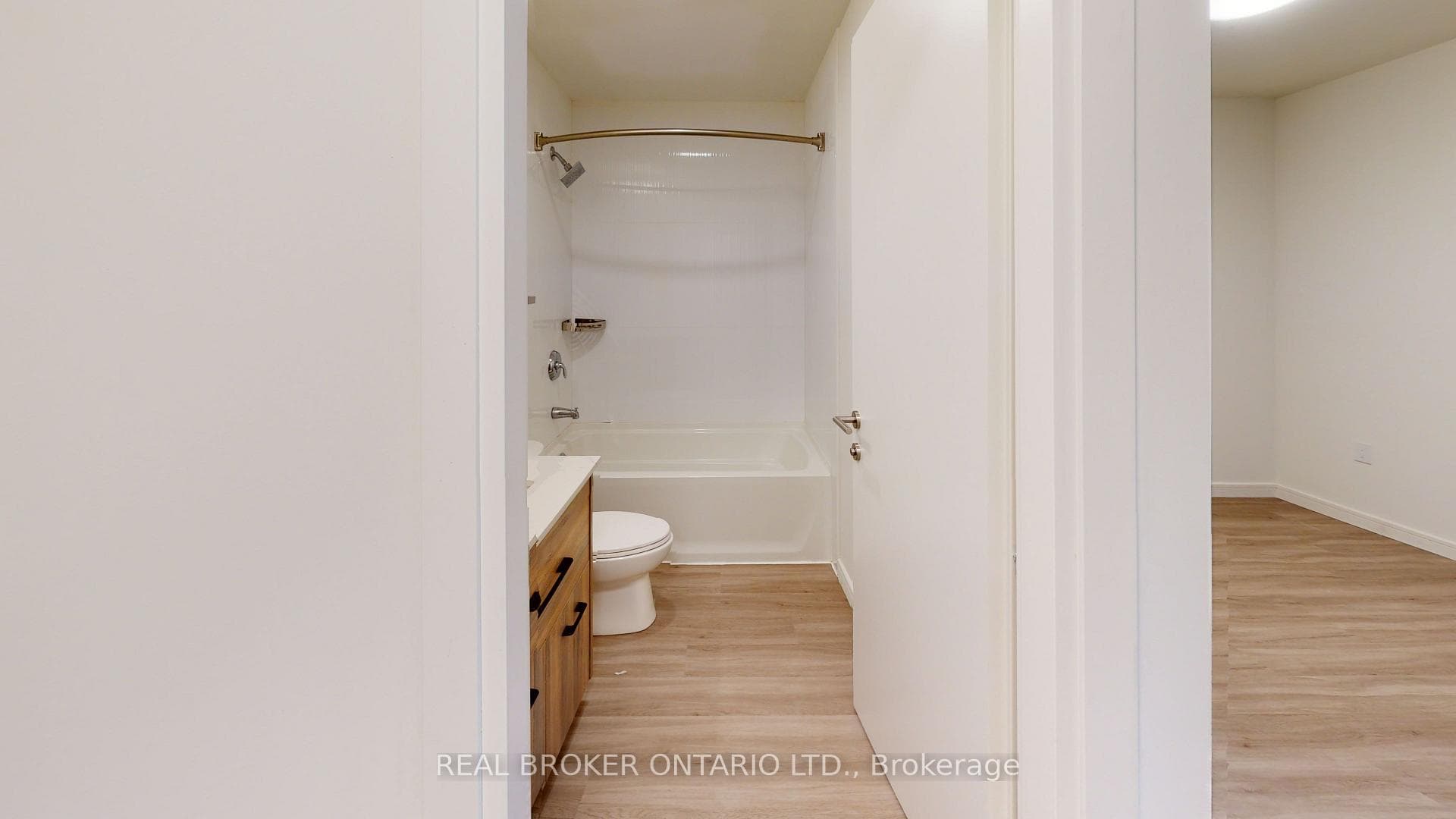49 Walnut Street Unit 508 photo 5