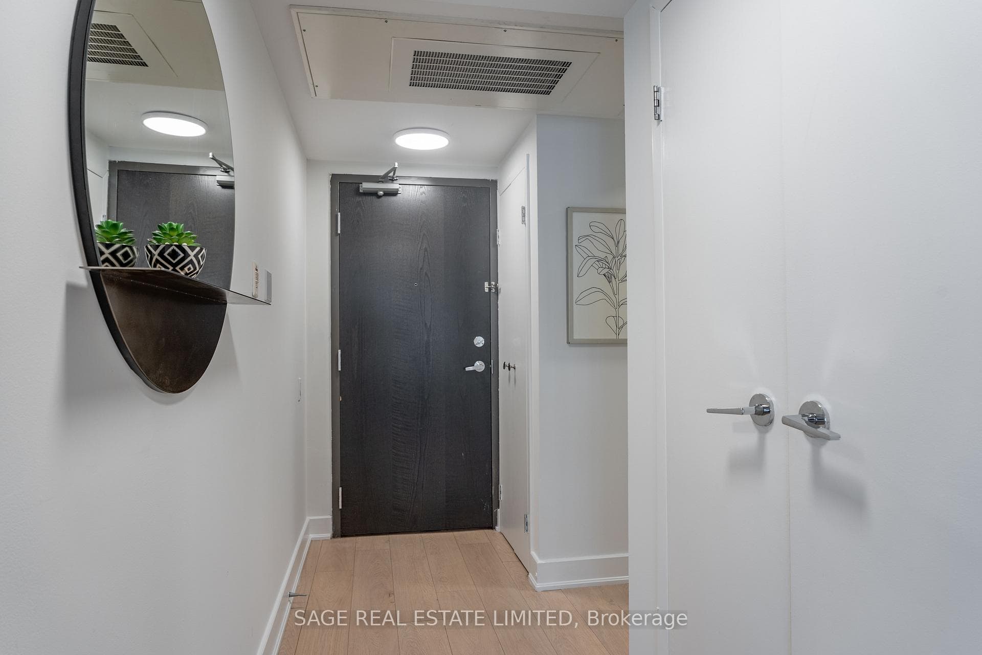 233 Carlaw Avenue Unit 705 photo 23