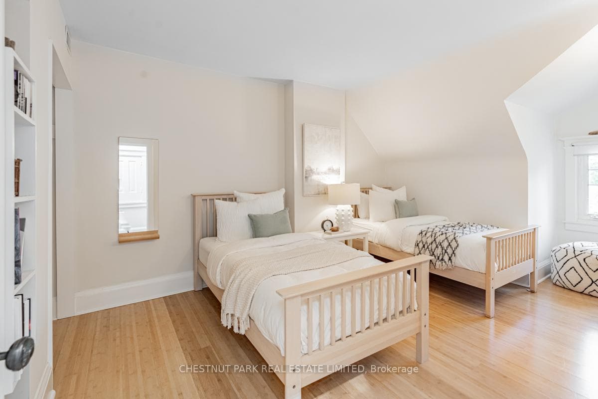 5 Duggan Avenue photo 43