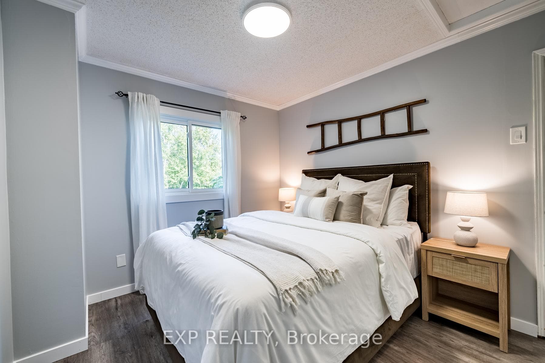 896 Fairbanks Road photo 14