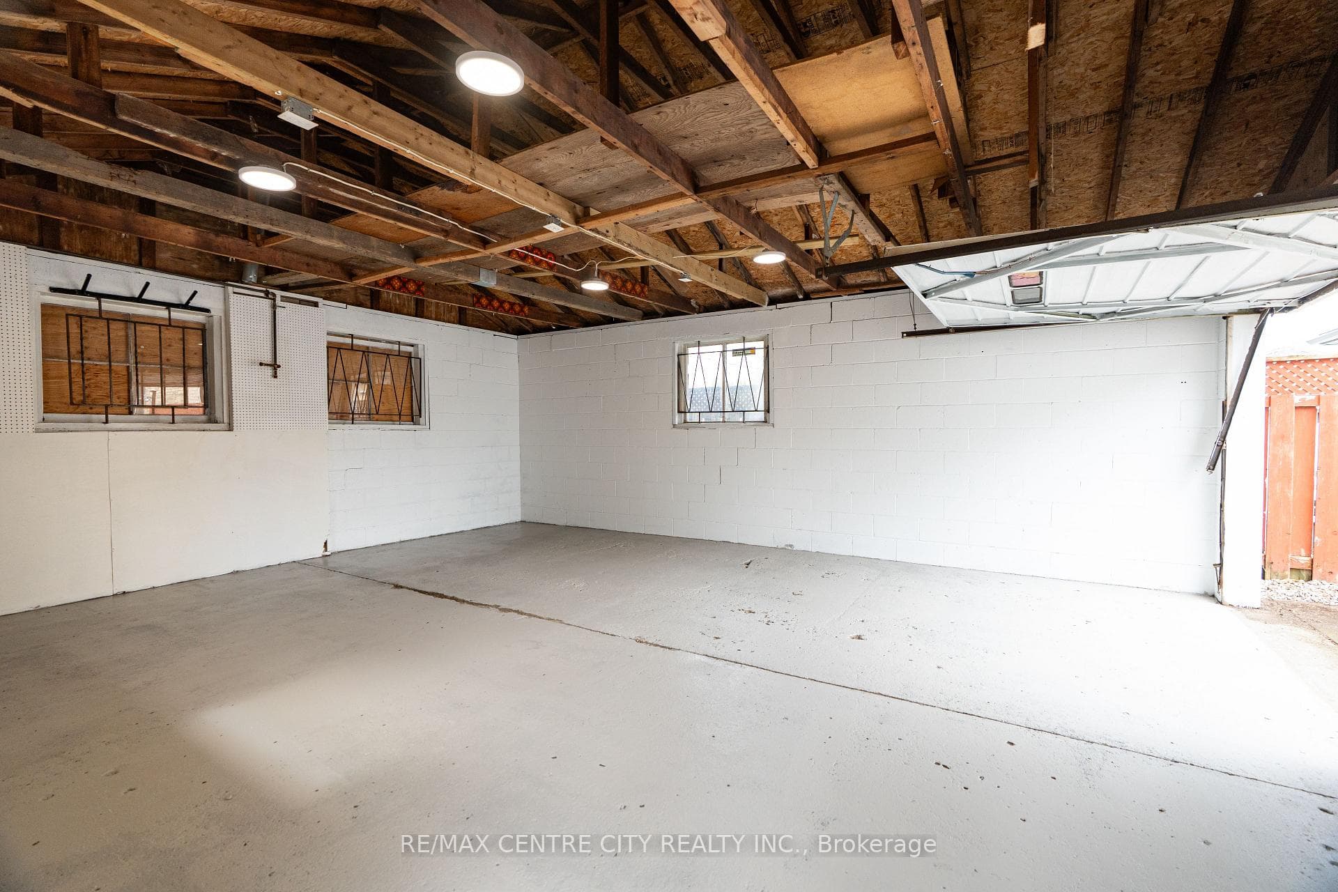 139 Mamelon Street photo 39