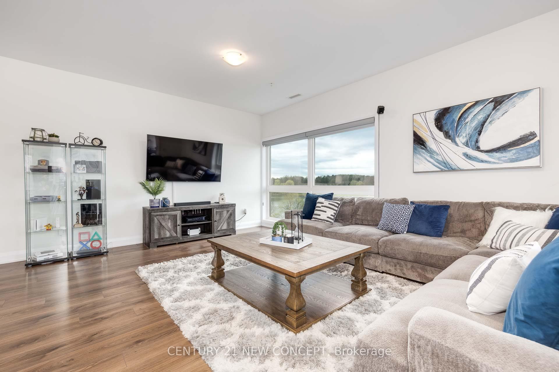 64 Queen Street Unit 309 photo 4