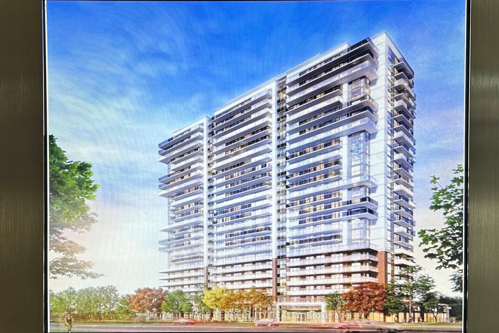 2550 Simcoe Street Unit 318 photo 1