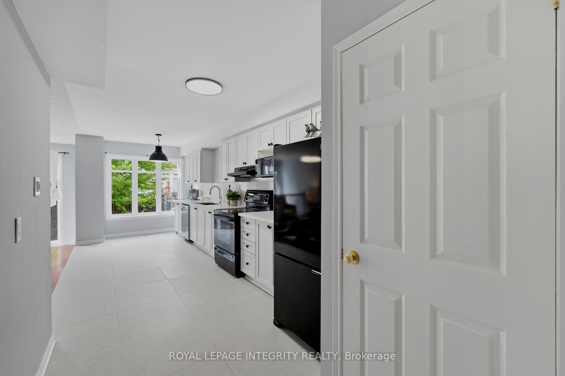 160 DEERCROFT Avenue photo 14