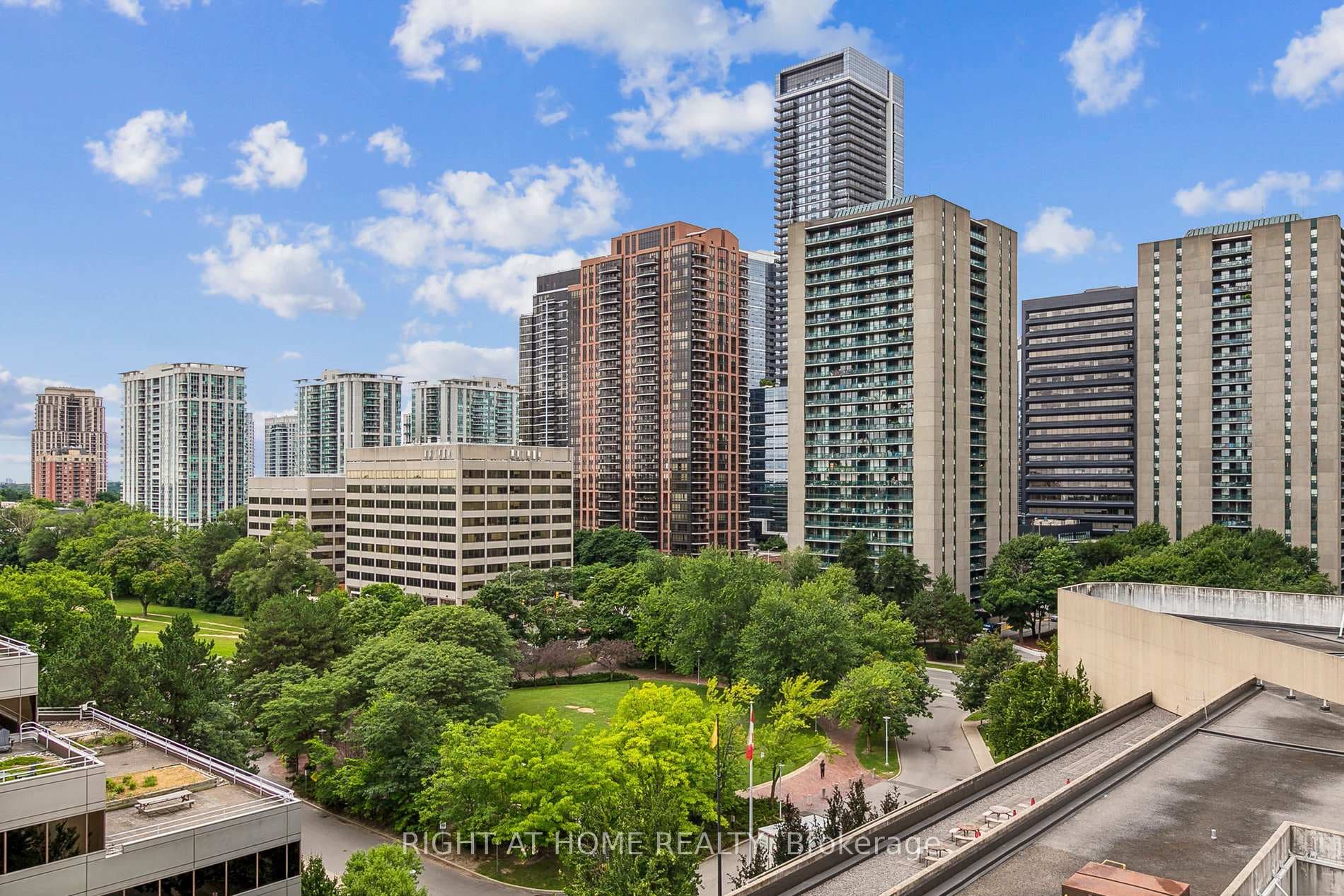 88 Sheppard Avenue Unit 1005 photo 32