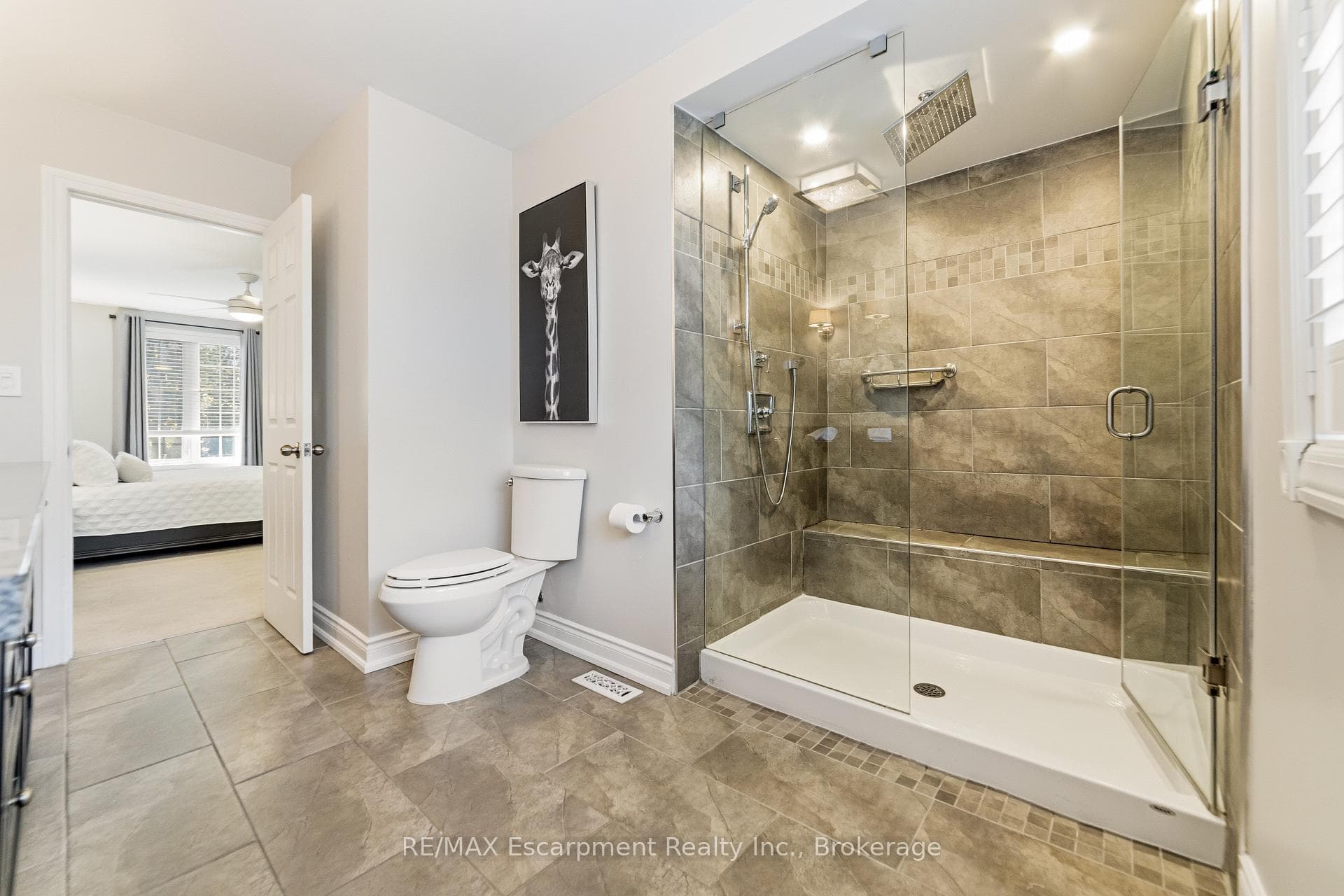 449 Roymor Crescent photo 24