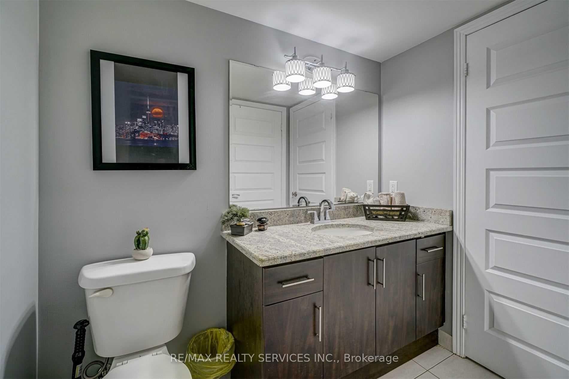 215 Queen Street Unit 1201 photo 11